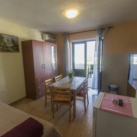 Lejlighed In With Sea View, Balcony, Air Conditioning, Wifi Pakoštane